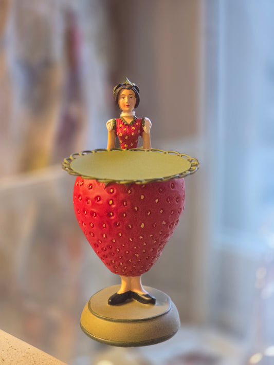 Zauberhafte Dekofigur Blumen-Mädchen Erdbeere zum stellen