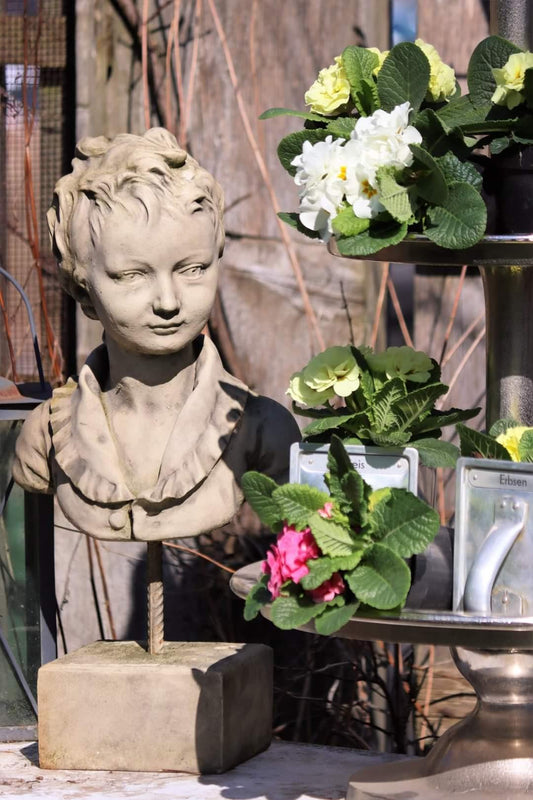 Steinfigur Junge - Feenreich